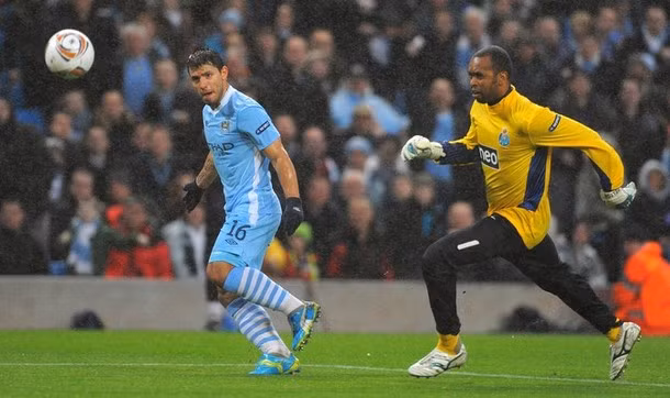 Ngay giây thứ 19, Sergio Agüero đã có bàn thắng cho đội chủ nhà