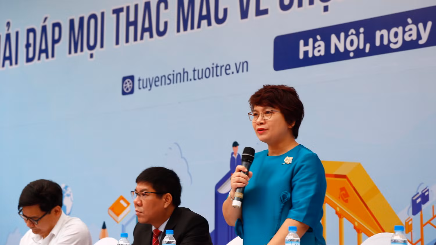 Phó Giáo sư, Tiến sĩ Nguyễn Thu Thủy (Vụ trưởng Vụ Giáo dục Đại học, Bộ Giáo dục và Đào tạo) tại Ngày hội Tư vấn tuyển sinh - hướng nghiệp 2023 tại Hà Nội (Ảnh: Phạm Minh). Phó Giáo sư, Tiến sĩ Nguyễn Thu Thủy (Vụ trưởng Vụ Giáo dục Đại học, Bộ Giáo dục và Đào tạo) tại Ngày hội Tư vấn tuyển sinh - hướng nghiệp 2023 tại Hà Nội (Ảnh: Phạm Minh).