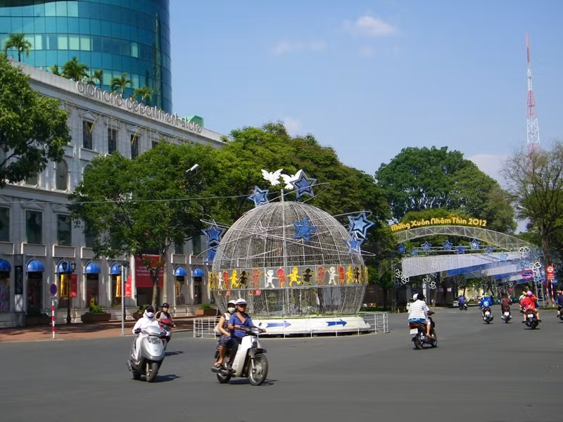 Cổng chào năm mới trên đường Lê Duẩn (Q1). Cổng chào năm mới trên đường Lê Duẩn (Q1).