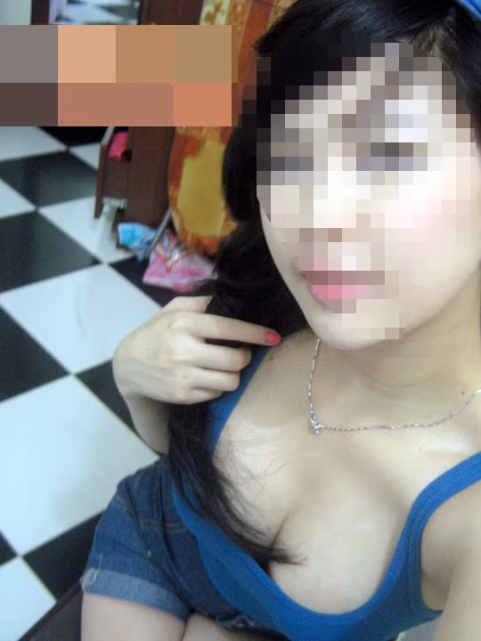 "Show hàng" bằng mọi cách để câu kéo "Show hàng" bằng mọi cách để câu kéo