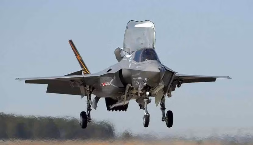 Máy bay chiến đấu tấn công liên hợp F-35 Mỹ Máy bay chiến đấu tấn công liên hợp F-35 Mỹ