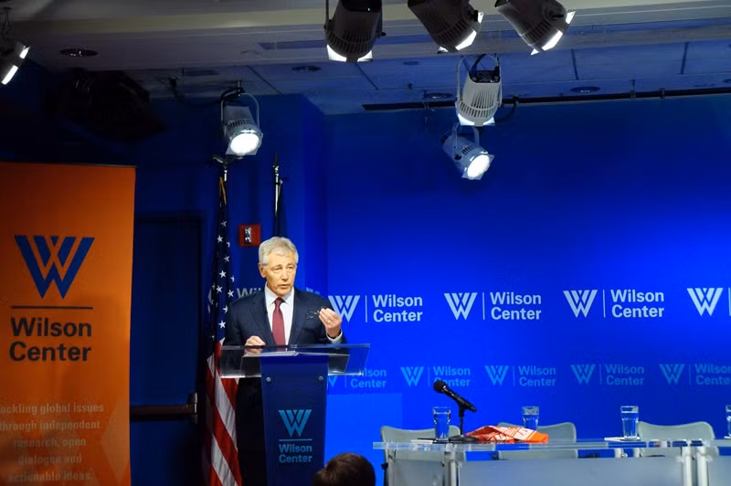 Ngày 5 tháng 2, Bộ trưởng Quốc phòng Mỹ Chuck Hagel phát biểu tại Trung tâm Wilson, thúc giục các đồng minh châu Âu tăng chi tiêu quân sự