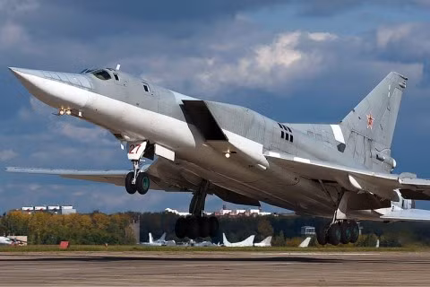 Máy bay ném bom Tu-22M3 Nga Máy bay ném bom Tu-22M3 Nga