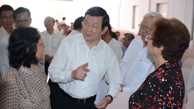 Chủ tịch nước Trương Tấn Sang tiếp xúc cử tri thành phố Hồ Chí Minh: Trung Quốc phải rút giàn khoan HD-981, không có chuyện Việt Nam nhún nhường, nhân nhượng