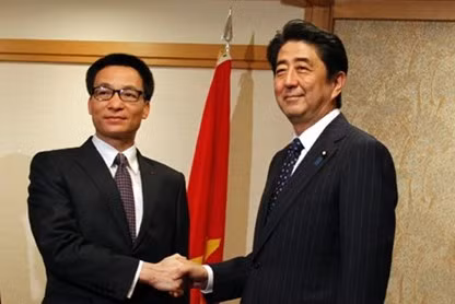 Phó Thủ tướng Vũ Đức Đam hội kiến Thủ tướng Nhật Bản Shinzo Abe