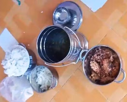 Bữa ăn của trẻ đang học ở Trường mầm non Phú Mỹ, Bà Rịa - Vũng Tàu (ảnh cắt từ video clip) Bữa ăn của trẻ đang học ở Trường mầm non Phú Mỹ, Bà Rịa - Vũng Tàu (ảnh cắt từ video clip)