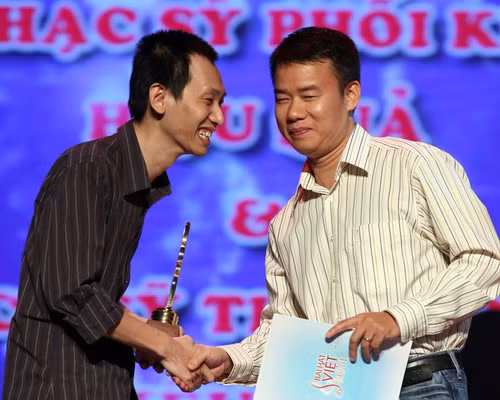 Nhạc sĩ Thanh Tâm nhận giải Nhạc sĩ hòa âm phối khí Nhạc sĩ Thanh Tâm nhận giải Nhạc sĩ hòa âm phối khí