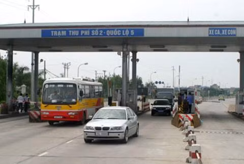 Nhiều xe ô tô từ Hải Phòng đi hướng Hà Nội đã đi vào Quốc lộ 10 - đường tỉnh 391 để tránh trạm thu phí số 2 trên Quốc lộ 5 - ảnh Báo Đất Việt Nhiều xe ô tô từ Hải Phòng đi hướng Hà Nội đã đi vào Quốc lộ 10 - đường tỉnh 391 để tránh trạm thu phí số 2 trên Quốc lộ 5 - ảnh Báo Đất Việt