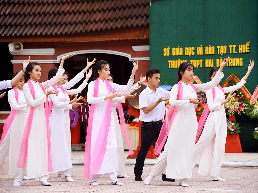Những "nữ sinh Đồng Khánh" sẽ được học về nữ công gia chánh. Ảnh: Trường Trung học phổ thông Hai Bà Trưng Những "nữ sinh Đồng Khánh" sẽ được học về nữ công gia chánh. Ảnh: Trường Trung học phổ thông Hai Bà Trưng