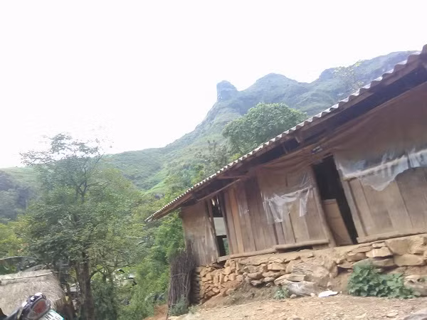 Hình ảnh bên ngoài lớp học của các em. Ảnh: Cô giáo Trương Thị Nga