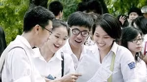 Hình ảnh các thí sinh vui mừng vì kết quả làm bài thi tốt. (Ảnh: giaoduc.net.vn)
