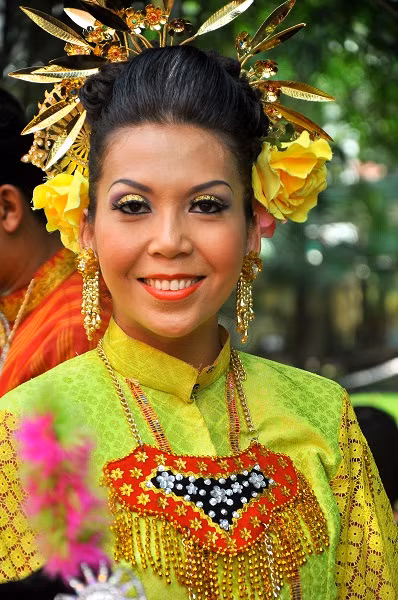 Những người bạn các nước Đông Nam Á như: Lào, Campuchia, Indonesia, Malaysia cũng đến góp vui trong ngày Tết trung thu này.