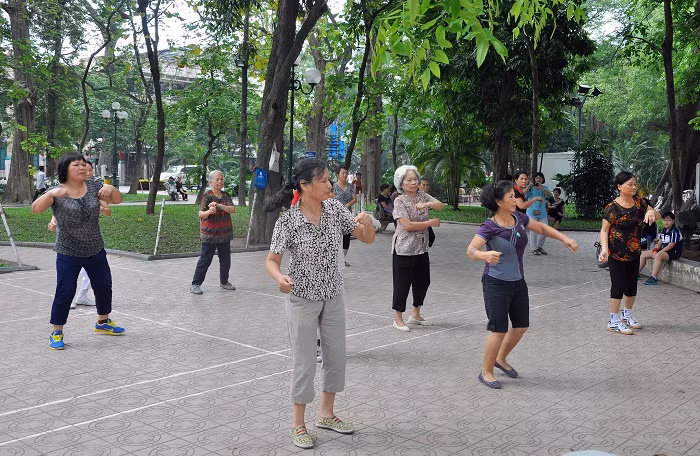 Câu lạc bộ hip hốp “ Cây Lộc Vừng” vui nhộn bên bờ Hồ Câu lạc bộ hip hốp “ Cây Lộc Vừng” vui nhộn bên bờ Hồ