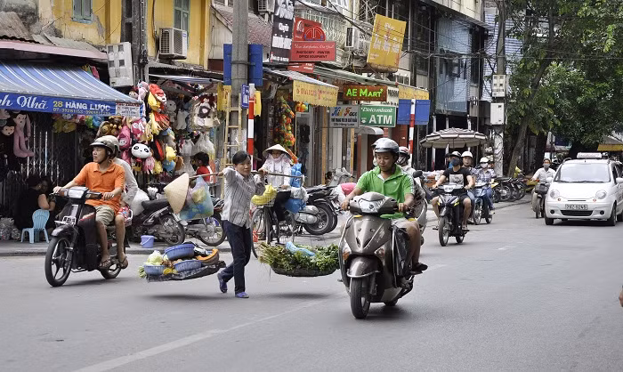 Muôn nẻo gánh hàng rong trên phố Muôn nẻo gánh hàng rong trên phố
