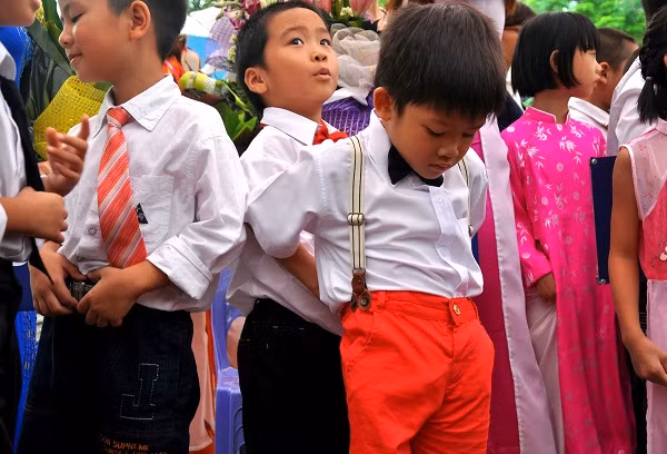Hình ảnh cậu bị mẹ bỏ rơi trong rừng ở Quảng Nam, không may bị thú rừng ăn mất chân và bộ phận sinh dục chắc chắn còn in đậm trong tâm trí nhiều người.