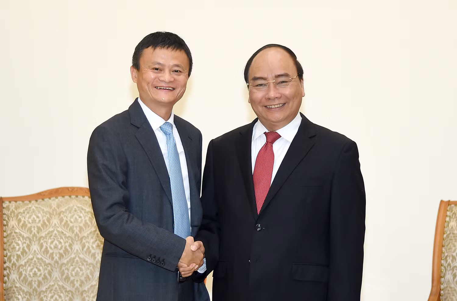 Thủ tướng Nguyễn Xuân Phúc cho rằng, việc Albaba có mặt ở Việt Nam là tín hiệu đáng mừng đối với sự phát triển thương mại điện tử của Việt Nam. Ảnh: VGP. Thủ tướng Nguyễn Xuân Phúc cho rằng, việc Albaba có mặt ở Việt Nam là tín hiệu đáng mừng đối với sự phát triển thương mại điện tử của Việt Nam. Ảnh: VGP.