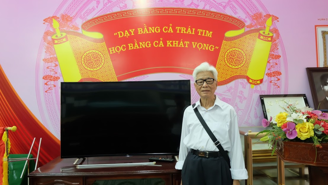 Một thời, dù khó khăn nhưng giáo dục vẫn đạt được thành tựu rực rỡ vì người dạy bằng cả trái tim còn người học học bằng cả khát vọng. (Ảnh: LC)