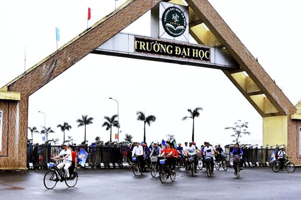 Cơ hội việc làm nào cho sinh viên sư phạm đào tạo tại trường Đại học Hà Tĩnh khi tỷ lệ giáo viên/lớp tại Hà Tĩnh đã đã đạt hoặc vượt quy định? (Ảnh: Đại học Hà Tĩnh) Cơ hội việc làm nào cho sinh viên sư phạm đào tạo tại trường Đại học Hà Tĩnh khi tỷ lệ giáo viên/lớp tại Hà Tĩnh đã đã đạt hoặc vượt quy định? (Ảnh: Đại học Hà Tĩnh)