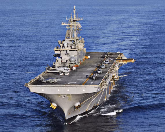 Tàu tấn công đổ bộ USS Essex của Hải quân Mỹ