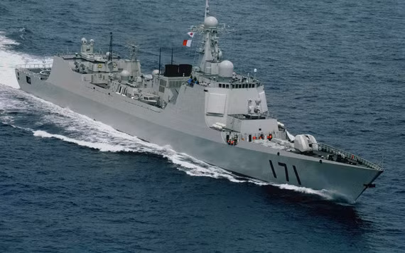 Tàu khu trục tên lửa Hải Khẩu số hiệu 171 Type 052C của Hạm đội Nam Hải, Hải quân Trung Quốc. Tàu khu trục tên lửa Hải Khẩu số hiệu 171 Type 052C của Hạm đội Nam Hải, Hải quân Trung Quốc.