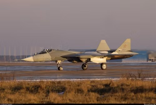 Máy bay chiến đấu tàng hình T-50 Nga Máy bay chiến đấu tàng hình T-50 Nga