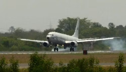 Máy bay tuần tra săn ngầm P-8I Poseidon đầu tiên của Ấn Độ