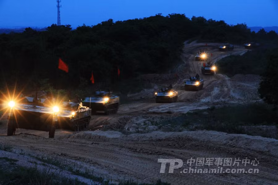Cơ động vào thao trường