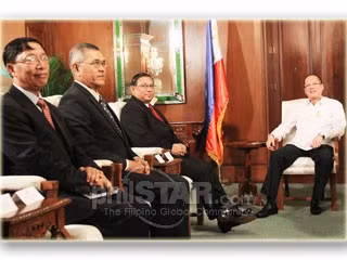 Tổng thống Philippines tiếp Ngoại trưởng Myanma