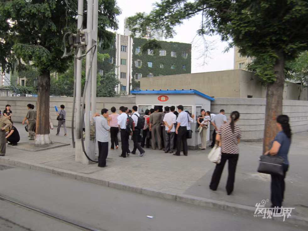 Cửa hàng kem thu hút rất nhiều thực khách