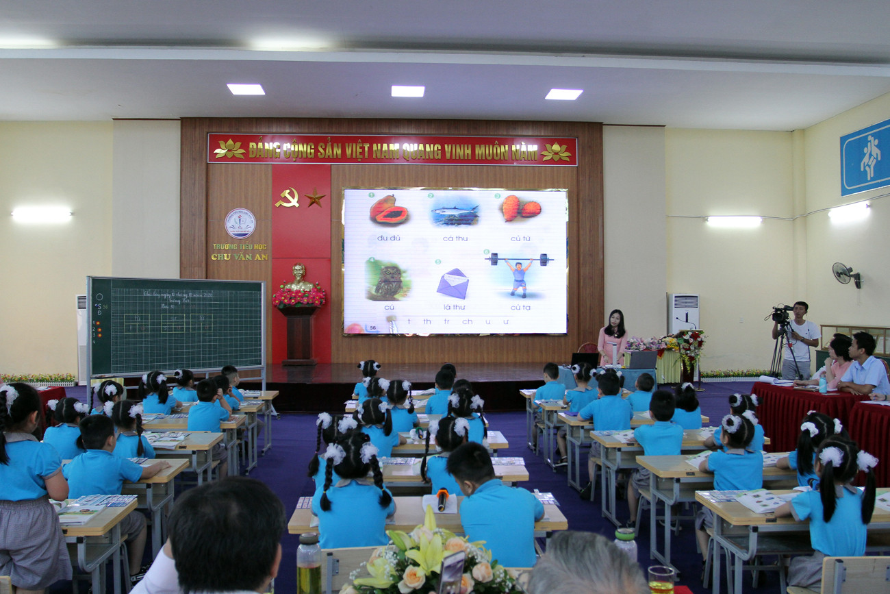 Tiết dạy của cô Doãn Thu Linh, giáo viên Trường Tiểu học Chu Văn An (quận Ngô Quyền, Hải Phòng) (Ảnh: Lã Tiến Tiết dạy của cô Doãn Thu Linh, giáo viên Trường Tiểu học Chu Văn An (quận Ngô Quyền, Hải Phòng) (Ảnh: Lã Tiến