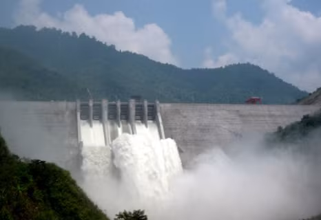 Hồ thủy điện Bản Vẽ xả lũ Hồ thủy điện Bản Vẽ xả lũ