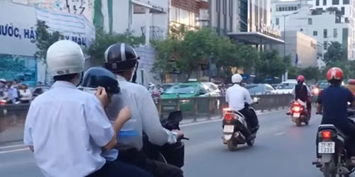 Từ nhà trường đến tổ ấm ở Việt Nam đang tràn ngập trong 2 chữ “bài tập” ảnh 1