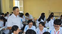 Rơi nước mắt với chuyện học ở xóm Gầm cầu giữa Thủ đô ảnh 4 Rơi nước mắt với chuyện học ở xóm Gầm cầu giữa Thủ đô ảnh 4