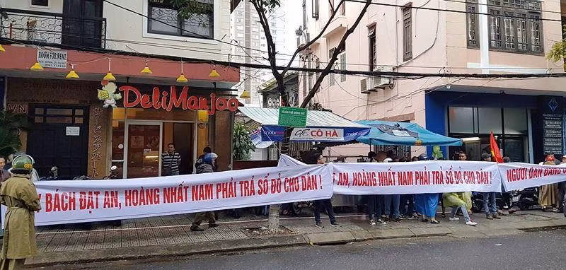 Khách hàng bao vây trụ sở Công ty Bách Đạt An để đòi quyền lợi ngày 17/1.