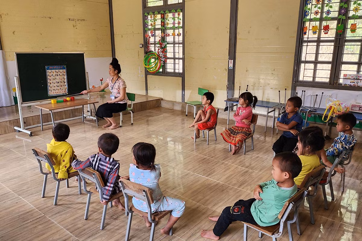 Giờ học của cô trò điểm trường mầm non bản Nậm Khún, xã Mường Lèo, huyện Sốp Cộp. Ảnh minh họa: Huyền Trang Giờ học của cô trò điểm trường mầm non bản Nậm Khún, xã Mường Lèo, huyện Sốp Cộp. Ảnh minh họa: Huyền Trang
