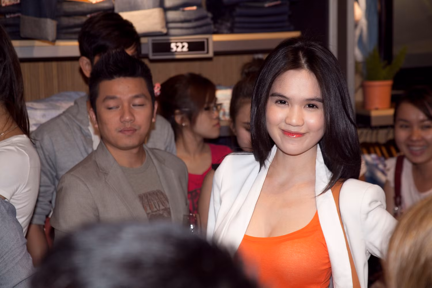 Tham dự sự kiện tối qua, Ngọc Trinh ăn mặc giản dị vẫn thu hút mọi ánh nhìn Tham dự sự kiện tối qua, Ngọc Trinh ăn mặc giản dị vẫn thu hút mọi ánh nhìn