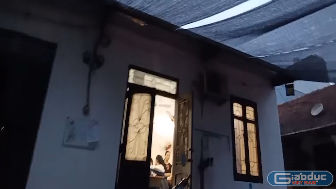 Bên trong lớp học thêm.