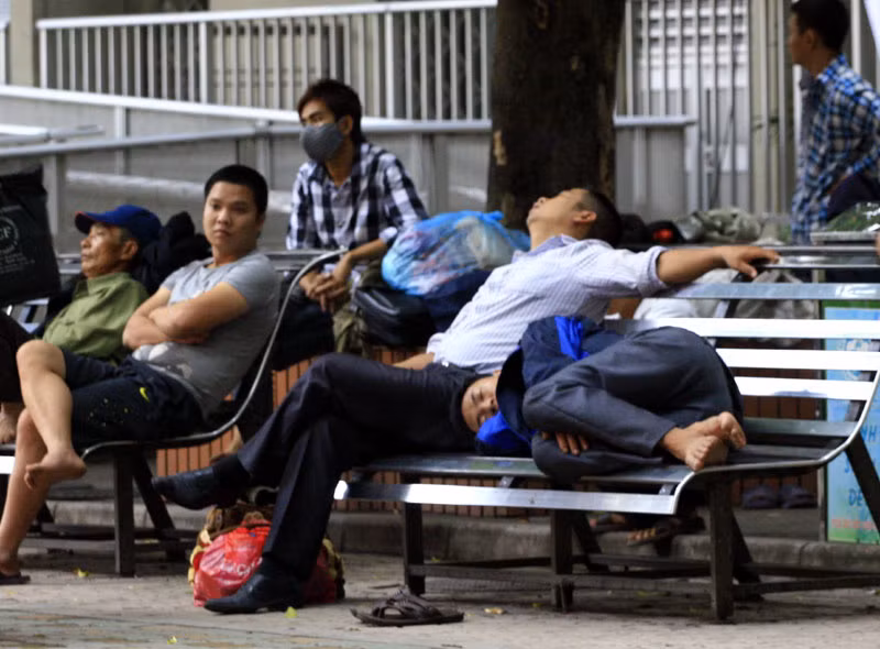 Người nhà đi cùng cũng mệt mỏi không kém Người nhà đi cùng cũng mệt mỏi không kém