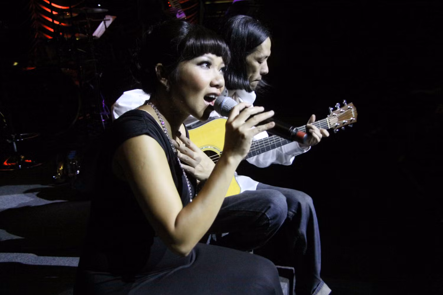 Phiêu cùng tiếng đàn mộc mạc của guitar