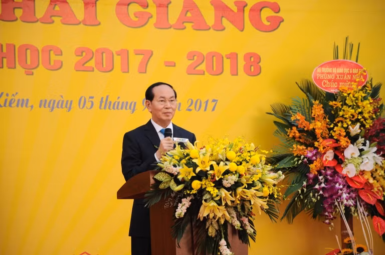 Chủ tịch nước Trần Đại Quang phát biểu khai giảng năm học mới tại Trường Trung học Cơ sở Trưng Vương (ảnh Thùy Linh). Chủ tịch nước Trần Đại Quang phát biểu khai giảng năm học mới tại Trường Trung học Cơ sở Trưng Vương (ảnh Thùy Linh).