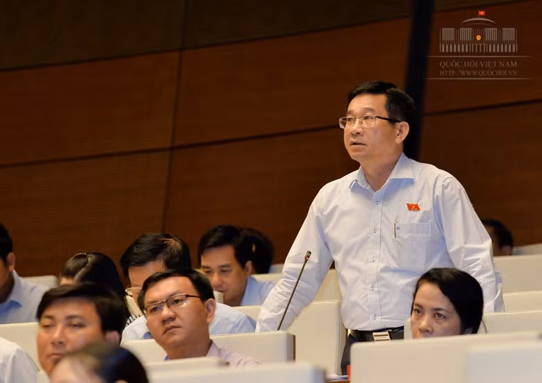 Ông Dương Ngọc Hải - người có phát biểu tại Quốc hội gây bức xúc trong xã hội (ảnh nguồn quochoi.vn). Ông Dương Ngọc Hải - người có phát biểu tại Quốc hội gây bức xúc trong xã hội (ảnh nguồn quochoi.vn).