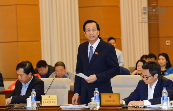 Bộ trưởng Đào Ngọc Dung tỏ ra lo lắng về đầu vào của các trường nghề (ảnh nguồn baogiaothong.vn)). Bộ trưởng Đào Ngọc Dung tỏ ra lo lắng về đầu vào của các trường nghề (ảnh nguồn baogiaothong.vn)).
