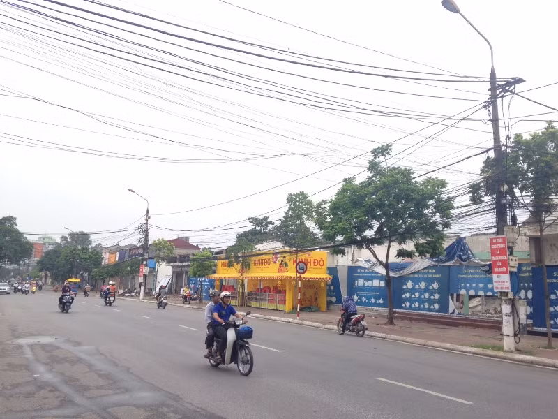 Nhiều người dân muốn lãnh đạo tỉnh Hải Dương "biến" nơi này thành công viên gắn liền với biểu tượng lịch sử để người dân tưởng niệm Bác Hồ và một thời hào hùng đã qua. Ảnh Hải Ninh