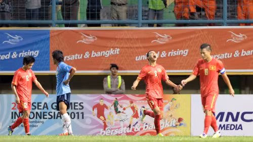 Các cầu thủ đội tuyển U-23 VN sau trận thua U-23 Indonesia 0-2.