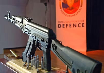 Nhà sản xuất dòng súng trường tấn công Kalashnikov nổi tiếng sẽ vẫn là đơn vị đảm nhiệm thiết kế ra loại súng mới cho quân đội Nga.