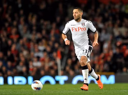 Clint Dempsey (Fulham): Chứng kiến màn trình diễn cực kỳ ấn tượng của cầu thủ người Mỹ trong màu áo Fulham, rất nhiều “ông lớn” tại Premier League đều muốn sở hữu cầu thủ này. Hợp đồng của Dempsey với đội chủ sân Craven Cottage chỉ còn một năm và anh cũng rất muốn thử sức ở một đội bóng tên tuổi hơn.