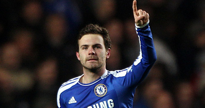 Juan Mata (Chuyển tới Chelsea từ Valencia với giá 23.5 triệu bảng): Không cao, nhưng sở hữu kỹ thuật cá nhân điêu luyện, những đường chuyền có độ chính xác cực cao và sẵn sàng đột phá và dứt điểm khi có thể, đó là những gì ngắn gọn nhất để mô tả về khả năng của Mata - nhạc trưởng mới của The Blues.