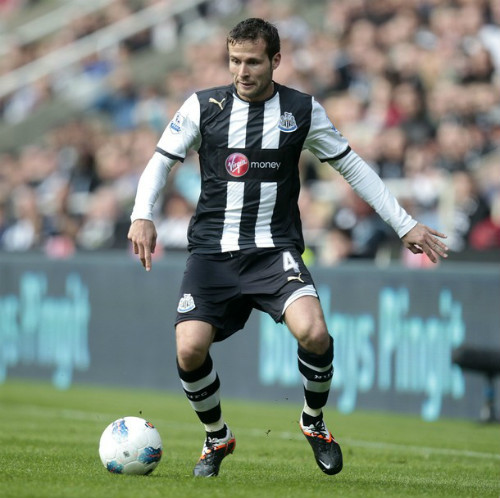 Yohan Cabaye (Chuyển tới Newcastle từ Lille với giá 4.3 triệu bảng): Ngôi sao người Pháp gốc Việt tỏa sáng rực rỡ trong màu áo Newcastle trong vai trò dẫn dắt lối chơi.