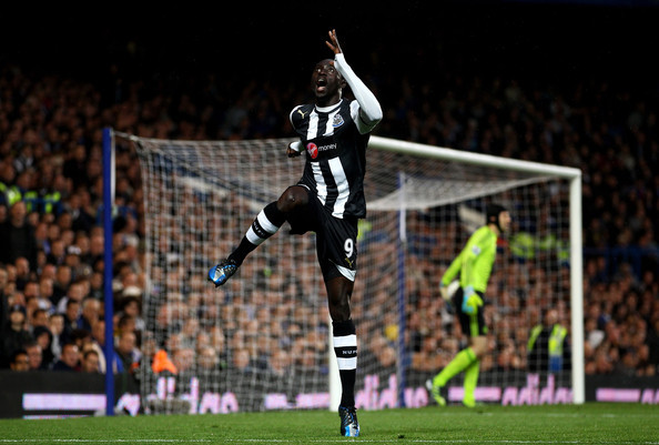Papiss Cisse (Chuyển tới Newcastle từ Freiburg với giá 10 triệu bảng): Có lẽ tài năng của chân sút người Senegal không cần phải nói nhiều. 13 bàn thắng sau 13 trận khoác áo Newcastle là sự khởi đầu không thể tuyệt vời hơn.
