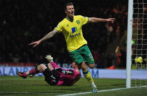 Anthony Pilkington (Chuyển tới Norwich từ CLB đang thi đấu ở giải League one, Huddersfield với giá 2 triệu bảng): Anthony Pilkington đã hoàn thành tốt nhiệm vụ dẫn dắt lối chơi cho Norwich.